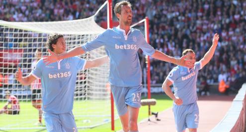 ستوك سيتي يعلن عن تجديد عقد بيتر كراوتش لعام